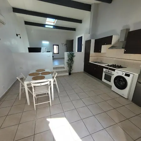 Le Rempart Appartement Saint-Mitre-les-Remparts Buitenkant foto